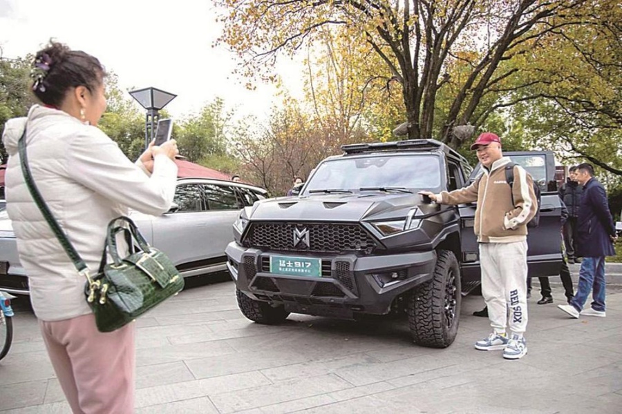 武汉汽车焕新消费季巡展走进东湖和花博汇